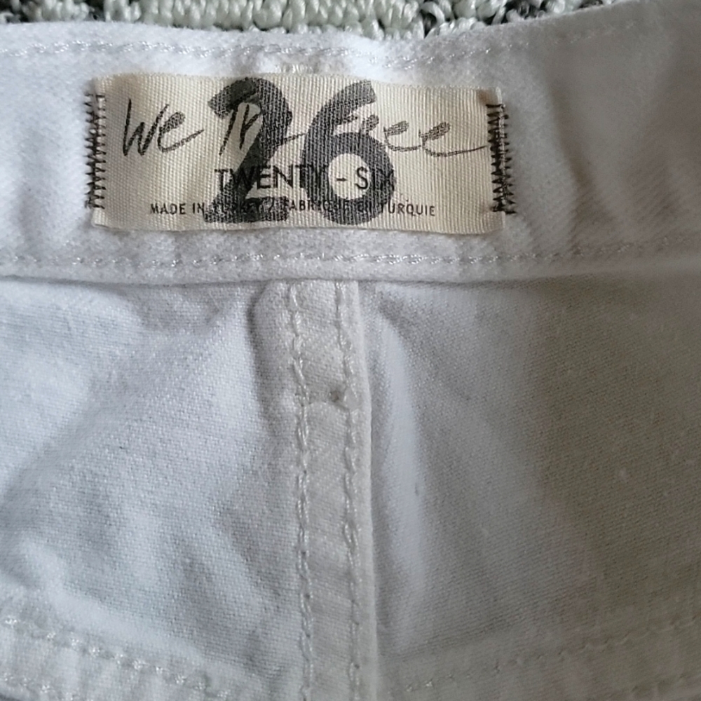 We The Free White Maggie Mid Rise Short Size 26 - Picture 8 of 9